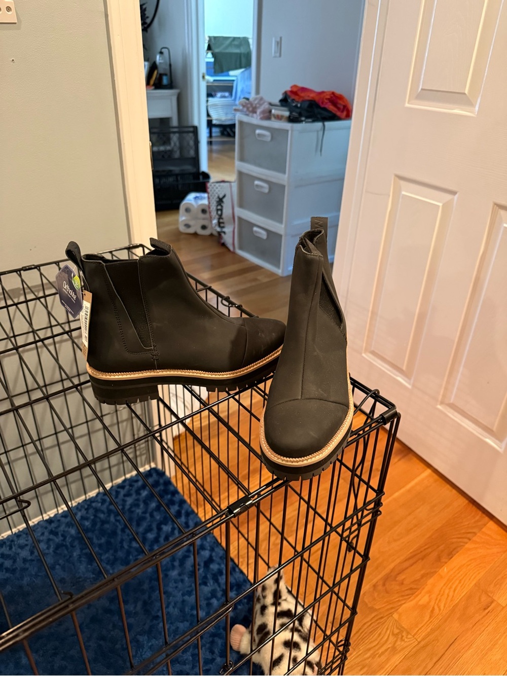 Toms Black Chelsea Ankle Boots with Contrast Welt